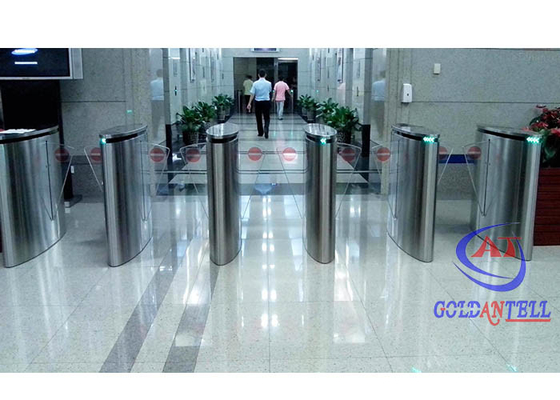 Cepat Otomatis 240v Flap Barrier System Smart Access Control Kartu RFID Untuk Stadion