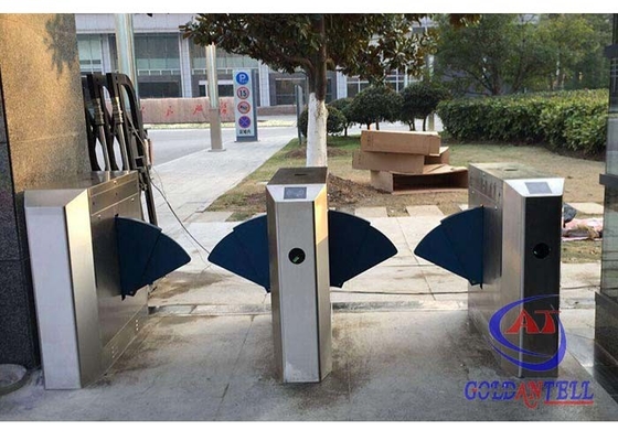 900mm Lebar Saluran Masuk Barrier Gate Crowd Control Otomatis Sayap Ganda Optik